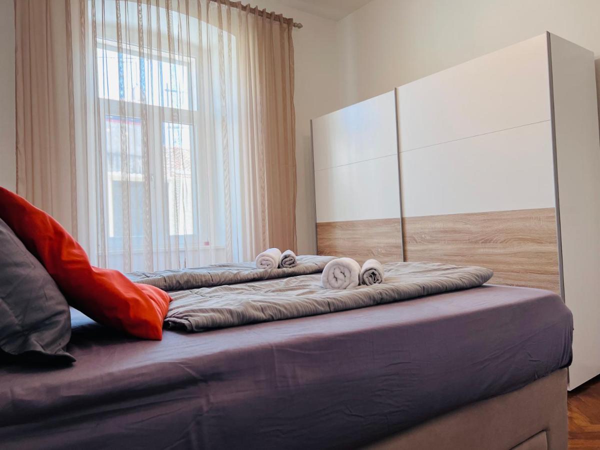 Apartment For Special Getaway Rose Πούλα Εξωτερικό φωτογραφία